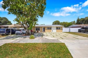 15725 SW 102nd Pl, Miami, FL 33157, - MLS#A12018463
