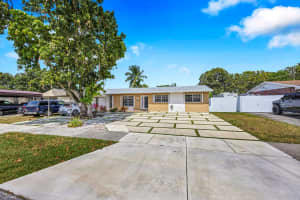 15725 SW 102nd Pl, Miami, FL 33157, - MLS#A12018463