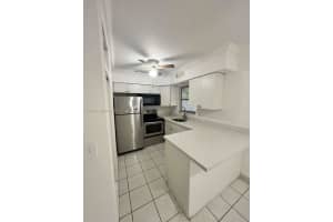 2450 Lincoln St APT 7, Hollywood, FL 33020, - MLS#A12018548