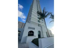800 Claughton Island Dr APT 402, Miami, FL 33131, - MLS#A12018567