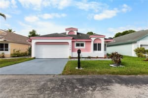 1035 W Jasmine Ln, North Lauderdale, FL 33068, - MLS#A12018589
