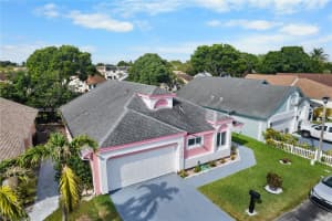 1035 W Jasmine Ln, North Lauderdale, FL 33068, - MLS#A12018589