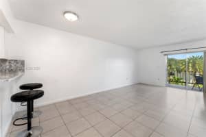 1900 W 54th St APT 220, Hialeah, FL 33012, - MLS#A12018600