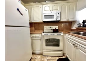 8145 NW 7th St APT 404, Miami, FL 33126, - MLS#A12018655