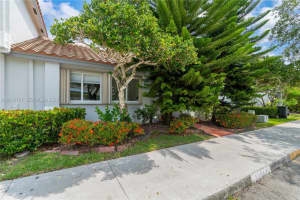 20869 Nw 4th St, Pembroke Pines