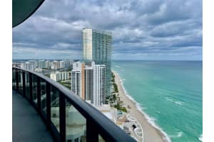 18555 Collins Avenue, Sunny Isles Beach, FL 33160 - MLS#A12018726