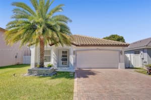 2266 Nw 208th Ter, Pembroke Pines