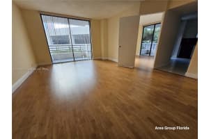 3300 Ne 191st St 318, Aventura