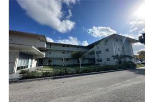 1050 E Sample Rd 208, Pompano Beach