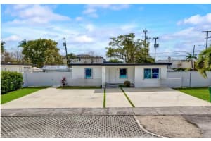 9494 SW 39th St, Miami, FL 33165, - MLS#A12019258