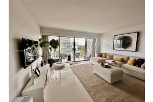 2451 Brickell Ave APT 10C, Miami, FL 33129, - MLS#A12019450