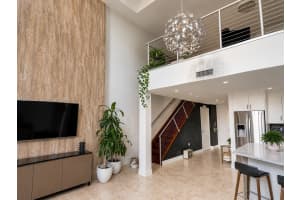 Avenue on Brickell, 1050 Brickell Ave APT 410, Miami, FL 33131, - MLS#A12019535