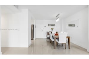 300 Bayview Dr APT 307, Sunny Isles Beach, FL 33160, - MLS#A12019749