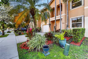 2340 NW 161st Ave, Pembroke Pines, FL 33028, - MLS#A12019836