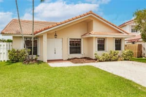 8359 NW 189th St, Hialeah, FL 33015, - MLS#A12019951