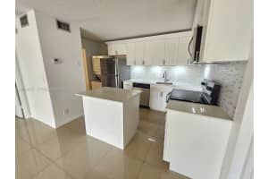 1105 Green Pine Blvd APT E3, West Palm Beach, FL 33409, - MLS#A12019975