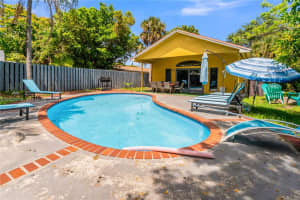 1738 N 16th Ct, Hollywood