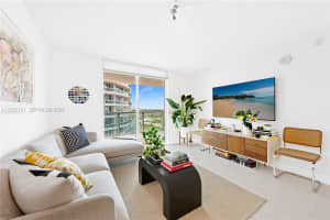 2101 Brickell Ave APT 1909, Miami, FL 33129, - MLS#A12020121