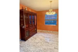 320 NW 61st Ave, Miami, FL 33126, - MLS#A12020149