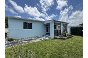 2726 Taylor St, Hollywood, FL 33020, - MLS#A12020220