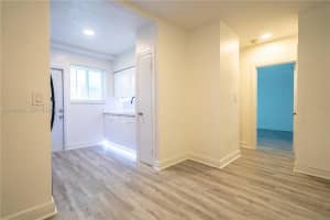 7325 Carlyle Ave APT 9, Miami Beach, FL 33141, - MLS#A12020248