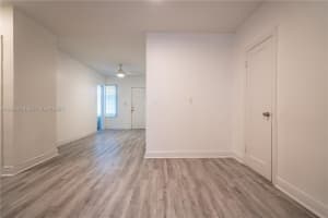 7325 Carlyle Ave APT 9, Miami Beach, FL 33141, - MLS#A12020248
