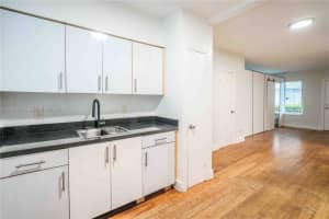 7325 Carlyle Ave APT 8, Miami Beach, FL 33141, - MLS#A12020251