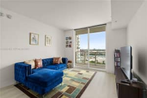 Vizcayne, 253 NE 2nd St APT 2003, Miami, FL 33132, - MLS#A12020369