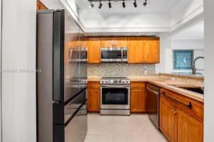 1723 SW 2nd Ave APT 607, Miami, FL 33129, - MLS#A12020389