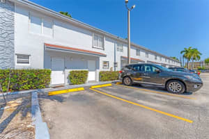 8025 Nw 8th St 13, Miami 8025 Nw 8th St 13, Miami