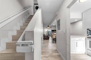 8025 NW 8th St APT 13, Miami, FL 33126, - MLS#A12020454
