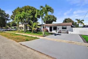 6761 Allen St, Hollywood, FL 33024, - MLS#A12020482
