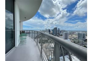 Opera Tower, 1750 N Bayshore Dr APT 5614, Miami, FL 33132, - MLS#A12020512