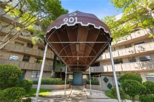 901 Colony Point Cir APT 521, Pembroke Pines, FL 33026, - MLS#A12020691