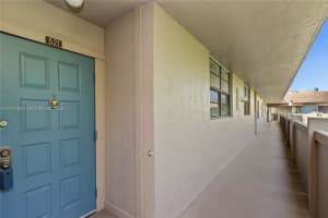 901 Colony Point Cir APT 521, Pembroke Pines, FL 33026, - MLS#A12020691