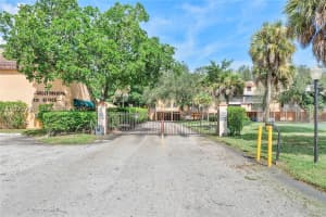 430 Commodore Dr APT 213, Plantation, FL 33325, - MLS#A12020708