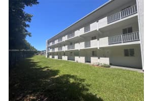 7737 Sw 88th St C106 Miami, FL 33156 - Off Market