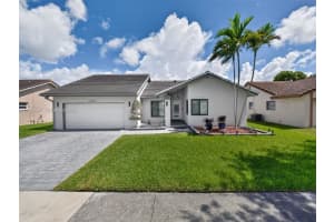 10407 Nw 5th St, Plantation