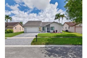 10407 NW 5th St, Plantation, FL 33324, - MLS#A12020895