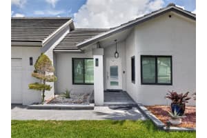10407 NW 5th St, Plantation, FL 33324, - MLS#A12020895