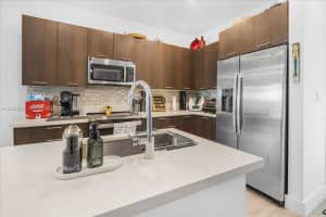 8301 NW 41st St B-309, Doral, FL 33166, - MLS#A12020945