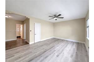 965 Bay Dr Apto 2, Miami Beach, FL 33141, - MLS#A12021001