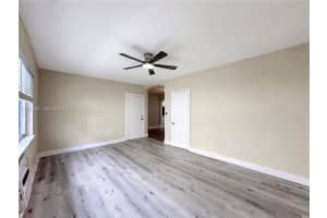 965 Bay Dr Apto 2, Miami Beach, FL 33141, - MLS#A12021001