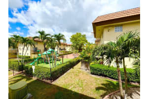 8600 Sw 109th Ave 4-202, Miami