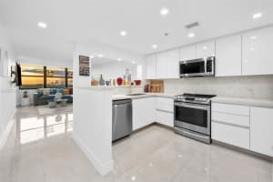 2555 Collins Ave #1106, Miami, FL 33140, - MLS#A12021120