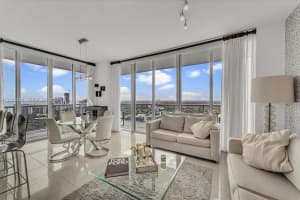 79 SW 12th St Apt 3401-S, Miami, FL 33130, - MLS#A12021282