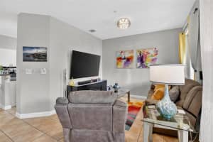 120 Jacaranda Country Club Drive, Plantation, FL 33324 - MLS#A12021301