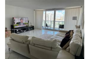 100 Bayview Dr APT 1428, Sunny Isles Beach, FL 33160, - MLS#A12021387