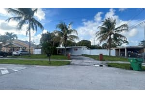3235 Nw 2nd St, Lauderhill