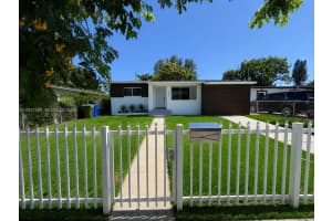 840 NW 67th St, Miami, FL 33150, - MLS#A12021489